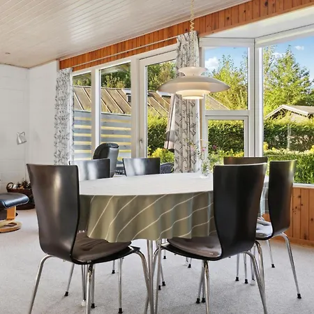 3 Bedroom Gorgeous In Malling